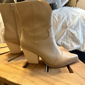 Women's Tan Ankle Boots